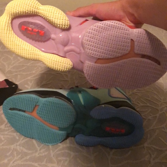 Basketball shoe, Lebron 19 ( XIX ) The Map - Picture 3 of 5